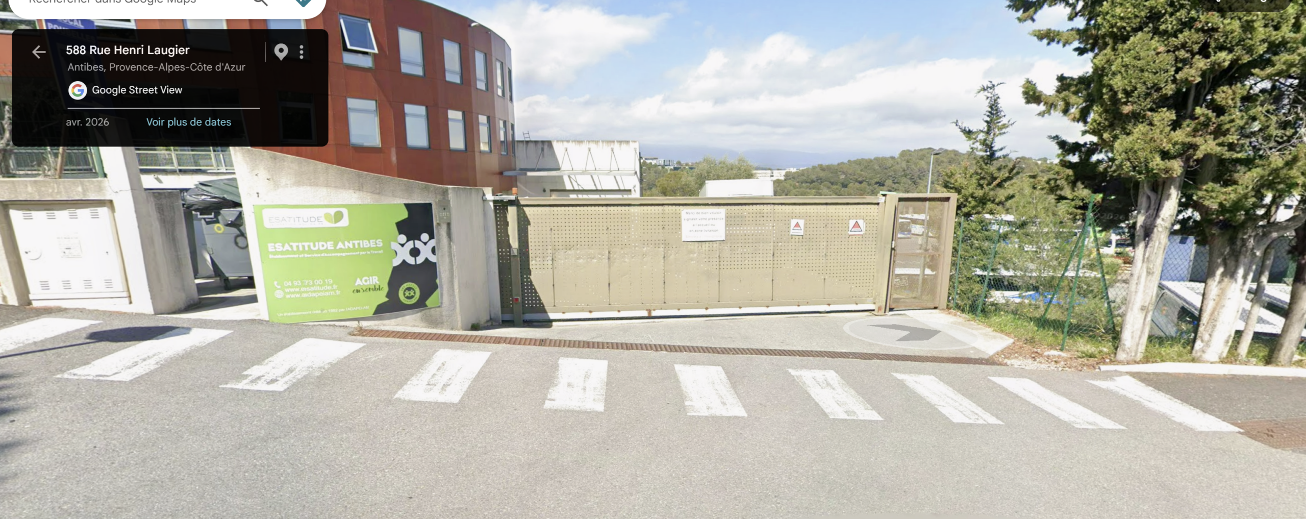 Wrong location: beige sliding gate on Rue Henri Laugier where GPS often sends drivers